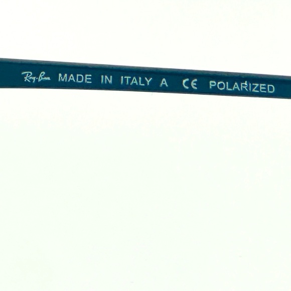 Ray-Ban Erika Women’s Polarized Sunglasses RB4171 54m Black w Gradient Grey Lens - Picture 9 of 10